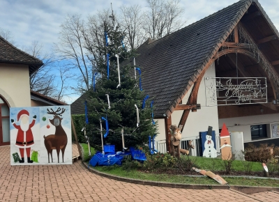 A la nuit tombée, le village s'illumine...