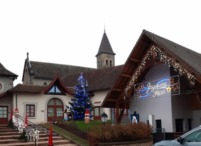 A la nuit tombée, le village s'illumine...